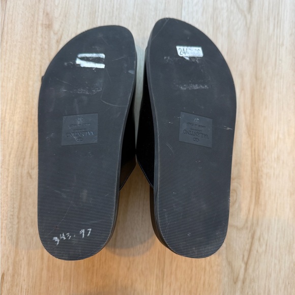 Valentino One Stud Calfskin Slide Sandal Size 37 - Picture 6 of 6